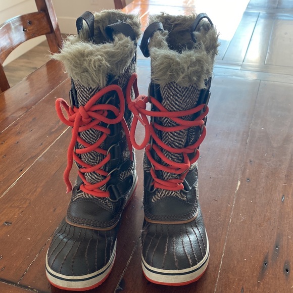Sorel size 5 - Picture 2 of 9